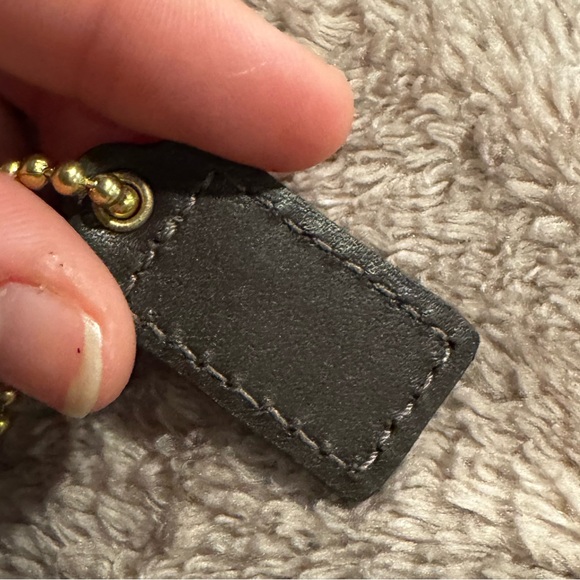 1.5" Small COACH BROWN PATENT LEATHER BRASS FOB CHARM KEYCHAIN HANG TAG WRISTLET - Picture 2 of 2